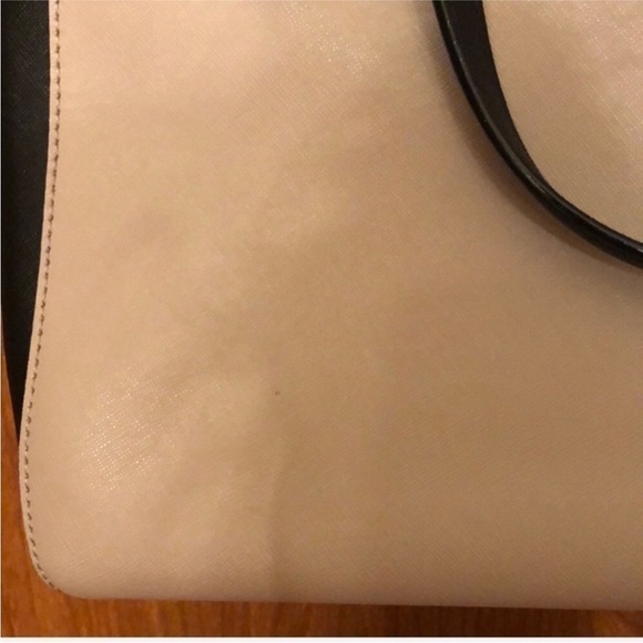 Kate Spade Cream and Black Large Leather Satchel Handbag with Crossbody Strap. - Picture 4 of 10